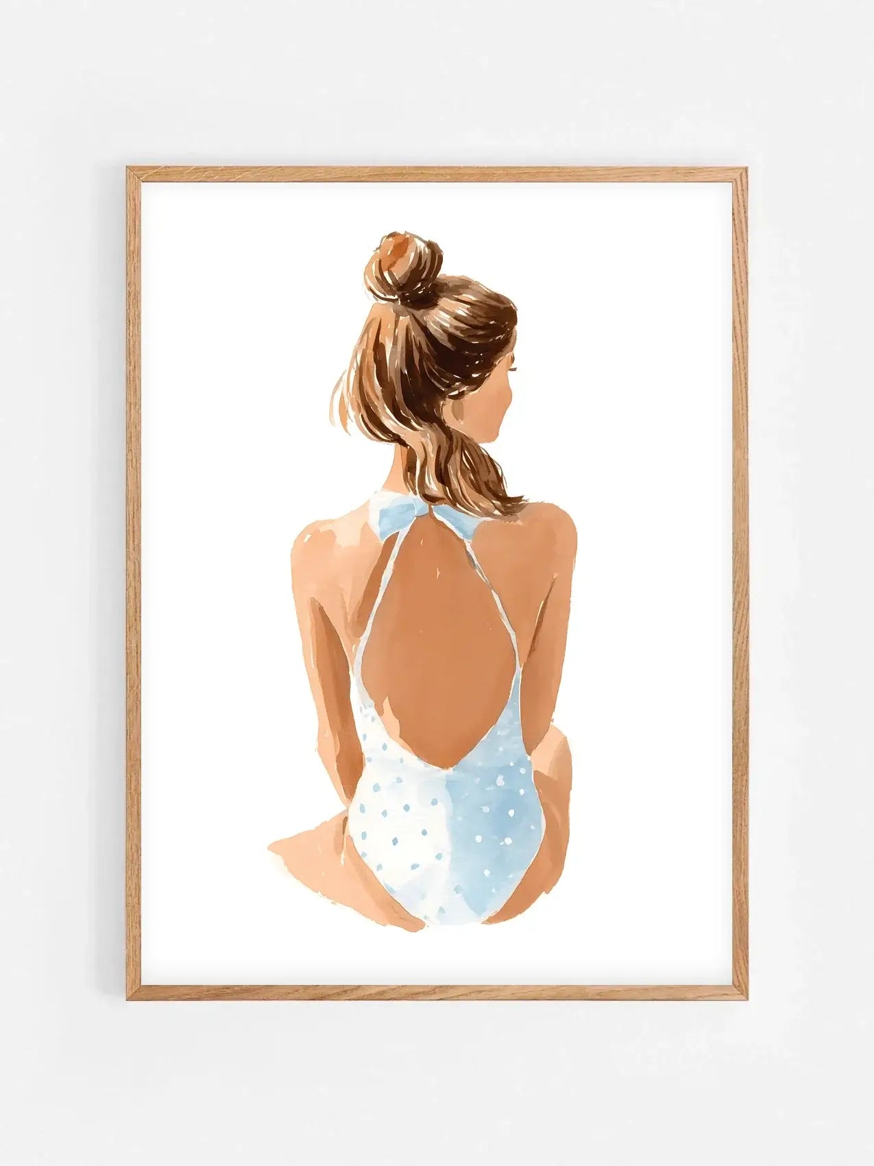 Affiche illustrée d’une fille en bikini ambiance plage encadrée dans un cadre en bois 70x100 cm – décoration murale estivale et moderne