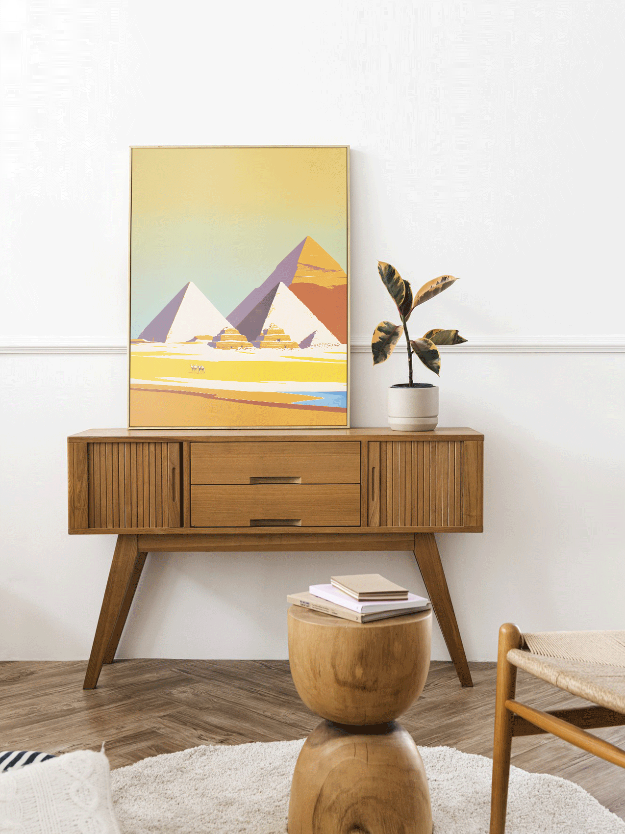 Mockup d’affiche murale des pyramides d’Égypte – décoration murale minimaliste sur fond gris dans un intérieur moderne